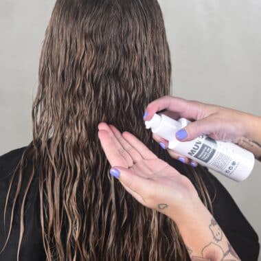 MUVO Smooth being used on wet hair